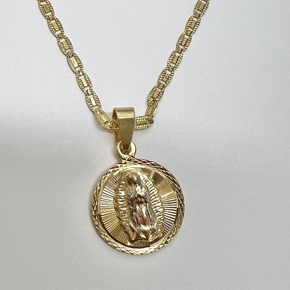 Virgen de Guadalupe/ out lady of Guadalupe 925 silver with 18k gold plated - Picture 1 of 3